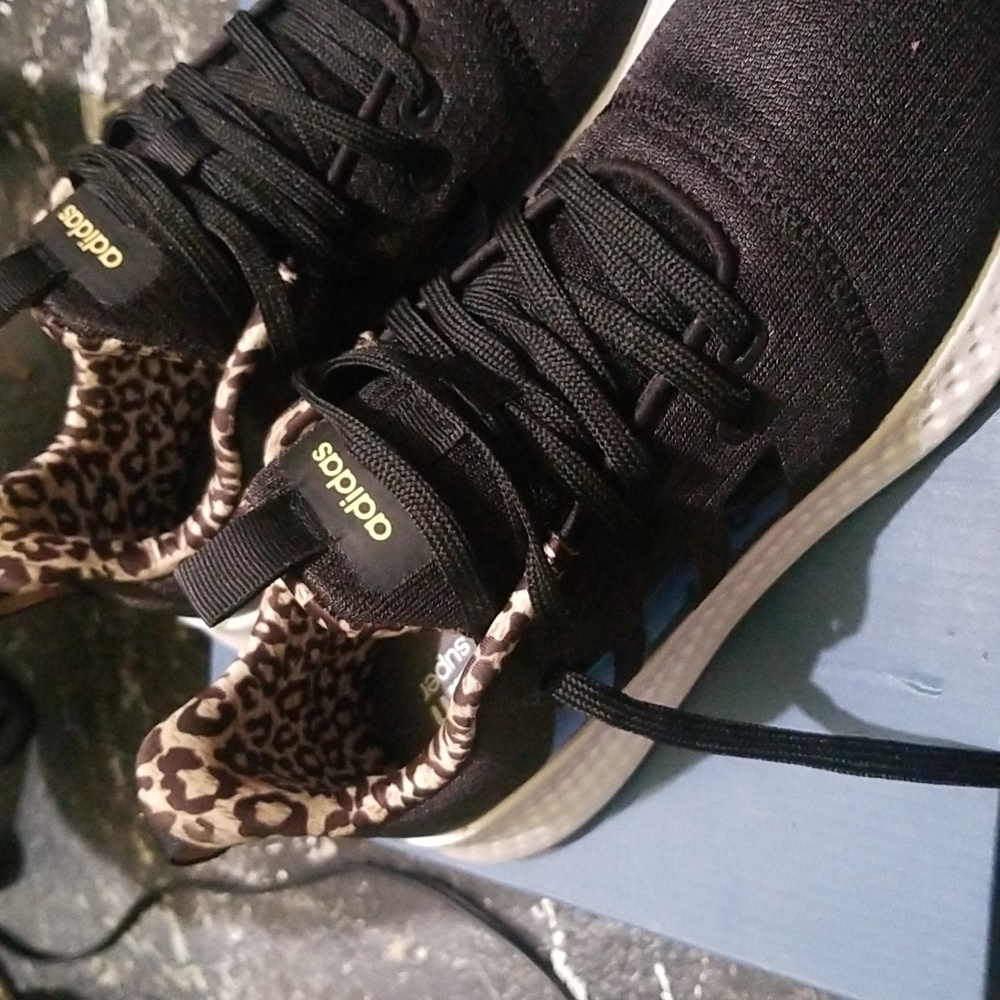 ADIDAS 28Y001 CLOUDFOAM PURE MOTION WOMENS SZ 8.5 LEOPARD PRINT